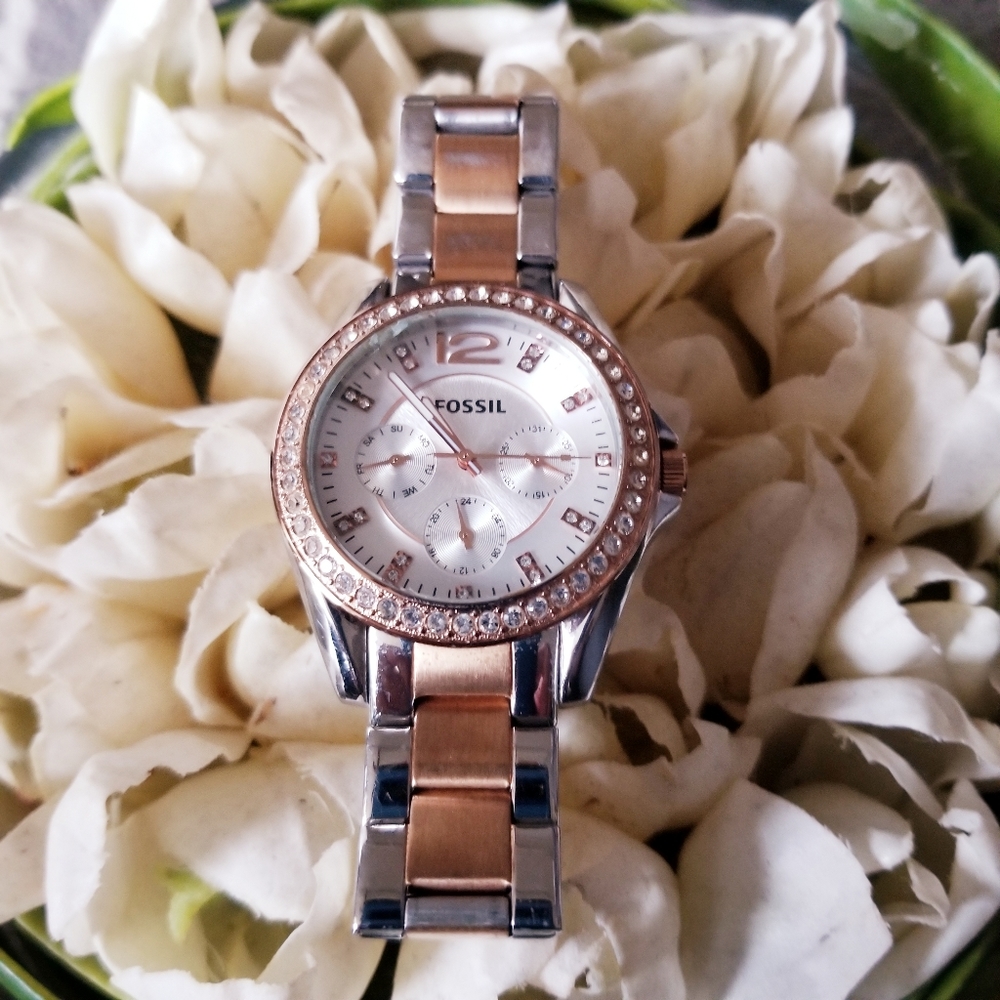 Ladies Fossil Riley Two Tone Crystal Accented Mul… - image 1